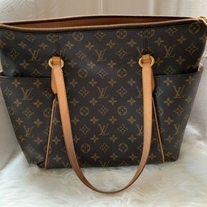 Louis Vuitton Monogram Totally MM Tote Bag